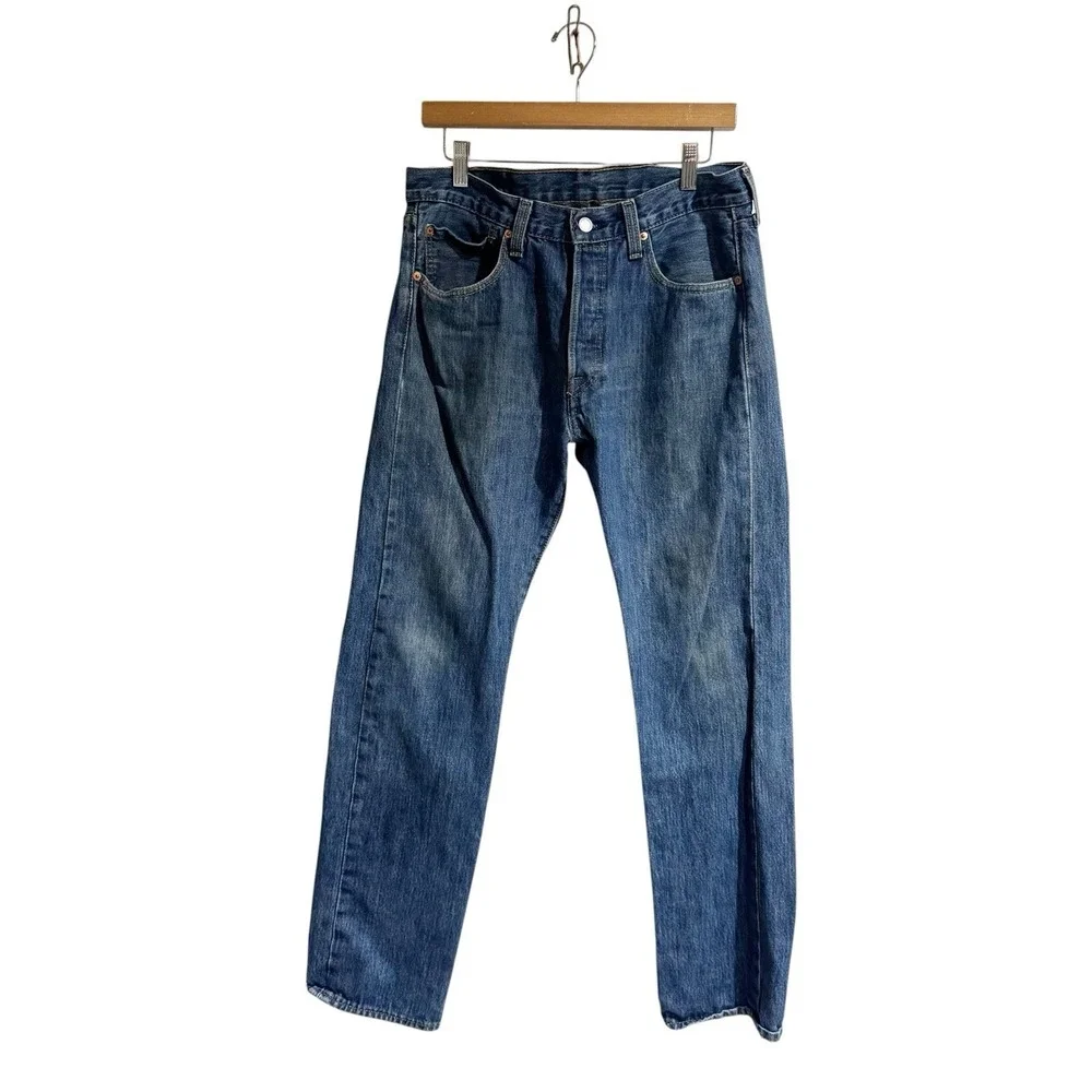 Levi's men's jeans 505 size 36 x 32 Blue Zipper Fly